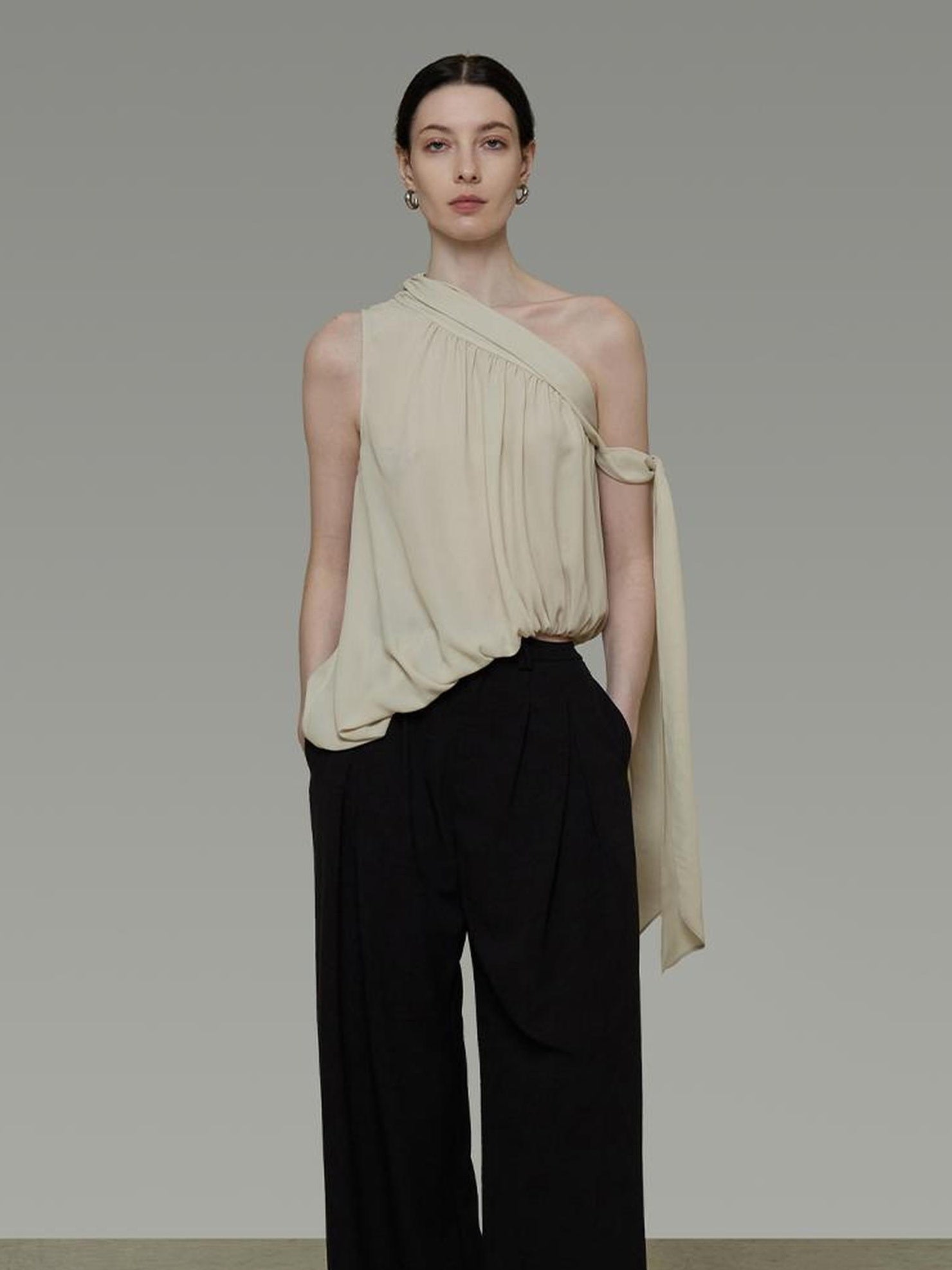 UNSPOKEN Asymmetric One Shoulder Loose Fit Commuter Casual Women Beige Gray Tank Top