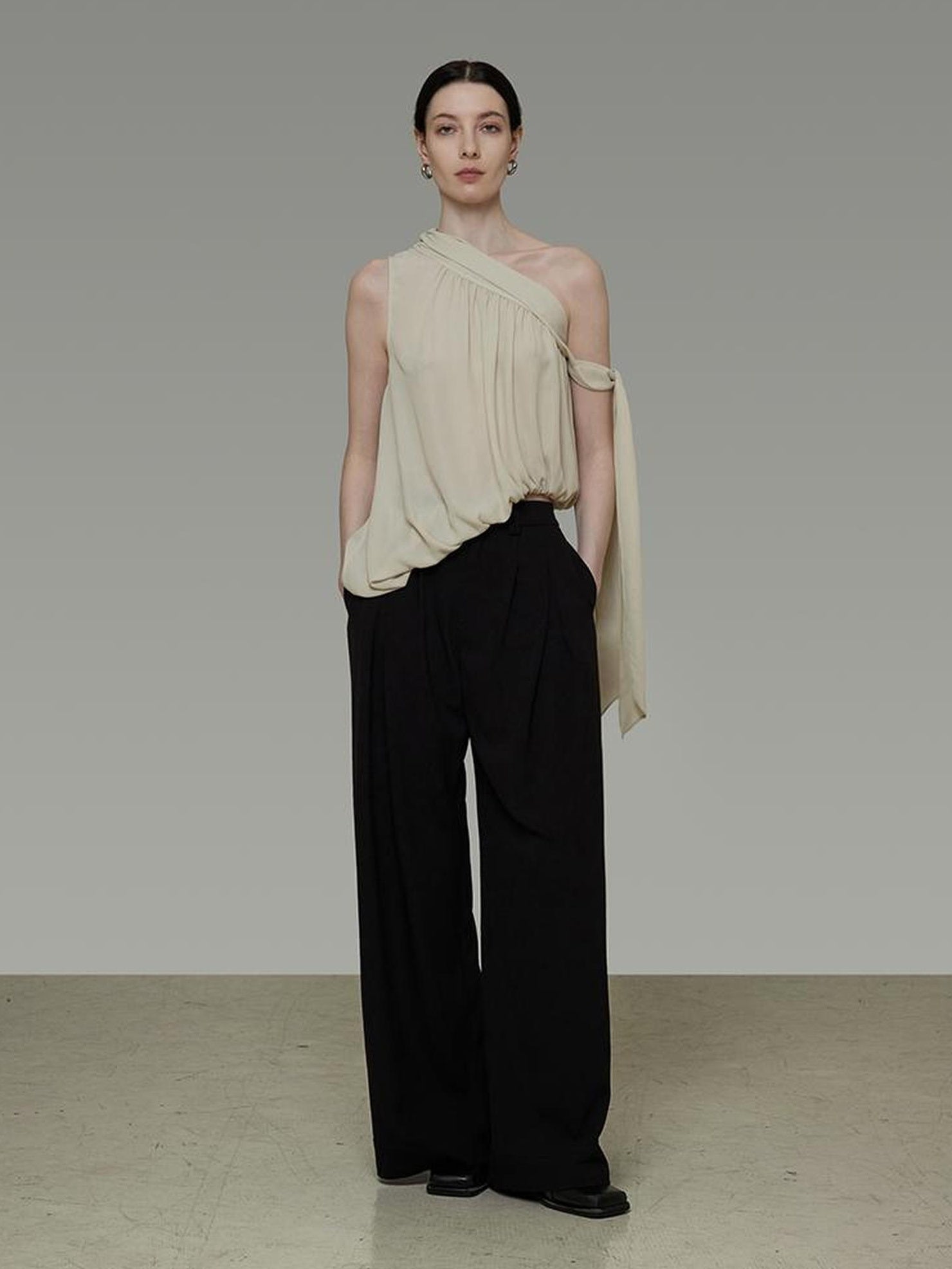 UNSPOKEN Asymmetric One Shoulder Loose Fit Commuter Casual Women Beige Gray Tank Top