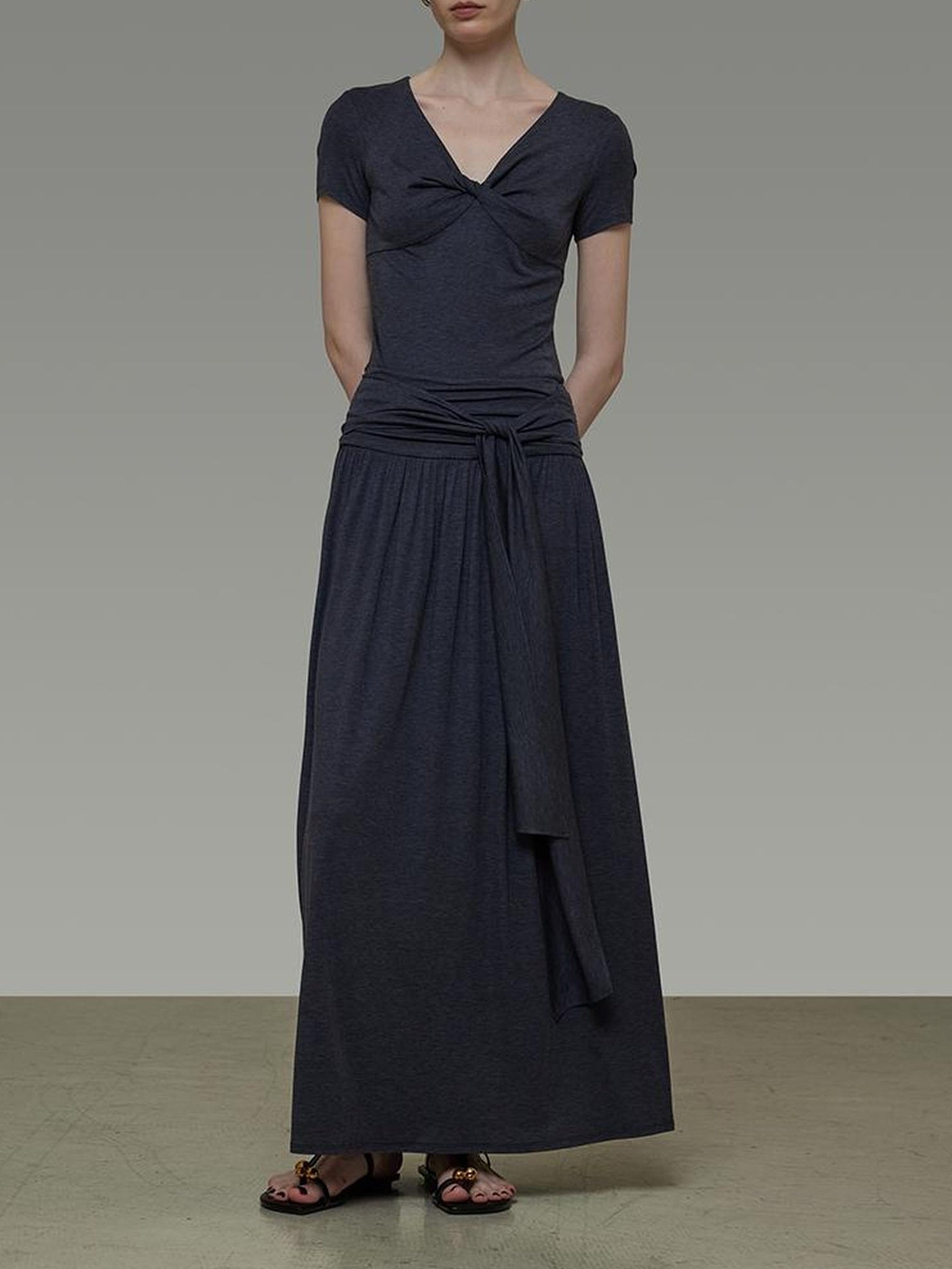 UNSPOKEN Lyocell Blend Slim Fit V Neck Short Sleeve Workwear Essential Knit Top