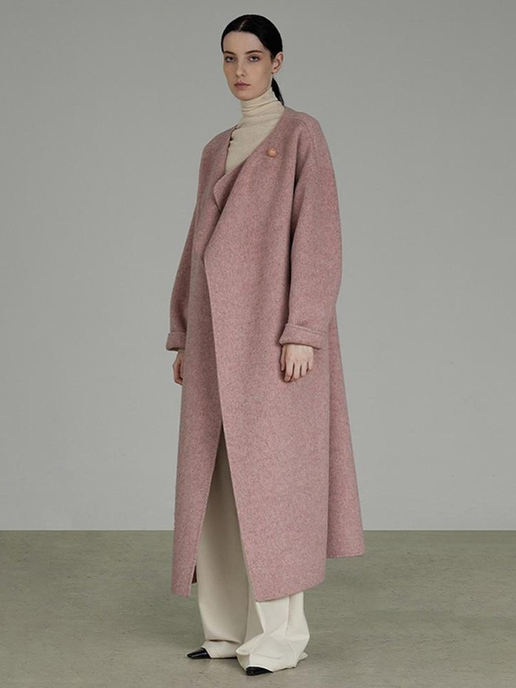 UNSPOKEN Pure Sheep Wool Minimalist Commuter Straight Cut Long Pocket Office Coat